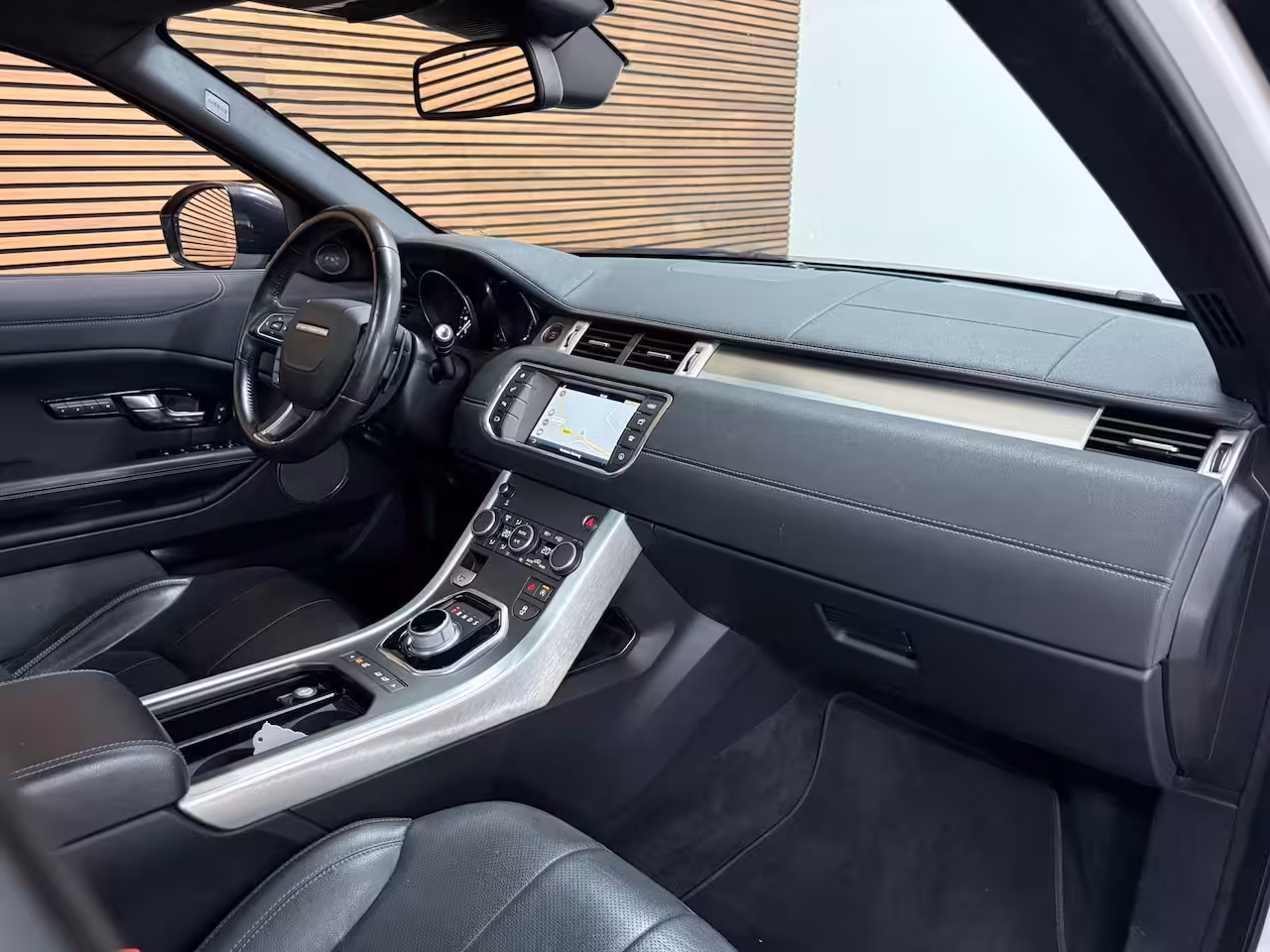 Land Rover Range Rover Evoque 2.0 Si4 HSE Dynamic | Panorama | Leder | Camera | LED | Trekhaak | 4WD | Stoelverwarming |