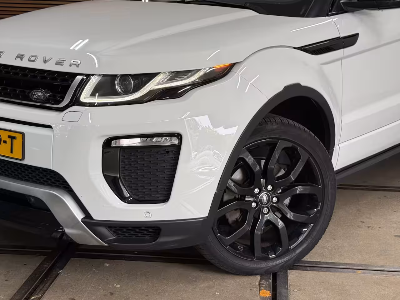 Land Rover Range Rover Evoque 2.0 Si4 HSE Dynamic | Panorama | Leder | Camera | LED | Trekhaak | 4WD | Stoelverwarming |