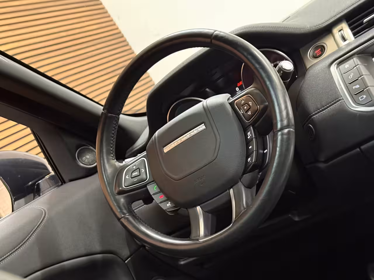 Land Rover Range Rover Evoque 2.0 Si4 HSE Dynamic | Panorama | Leder | Camera | LED | Trekhaak | 4WD | Stoelverwarming |