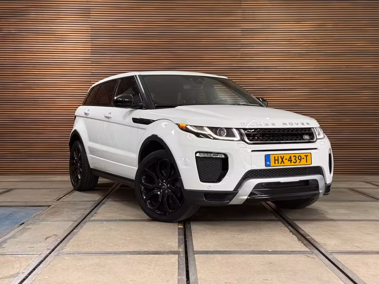 Land Rover Range Rover Evoque 2.0 Si4 HSE Dynamic | Panorama | Leder | Camera | LED | Trekhaak | 4WD | Stoelverwarming |