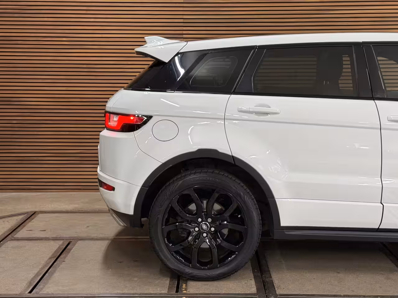 Land Rover Range Rover Evoque 2.0 Si4 HSE Dynamic | Panorama | Leder | Camera | LED | Trekhaak | 4WD | Stoelverwarming |