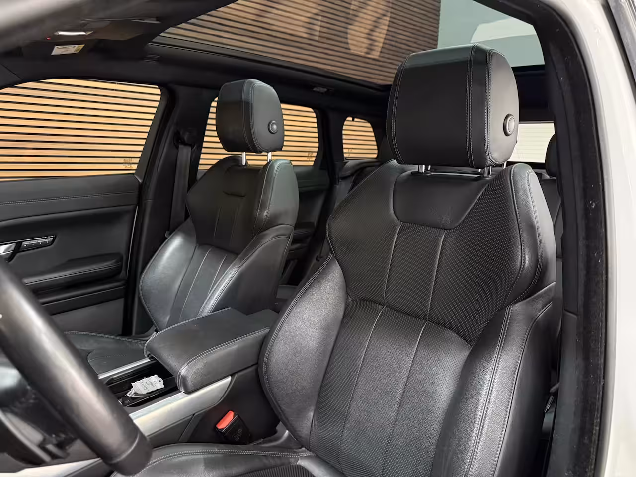 Land Rover Range Rover Evoque 2.0 Si4 HSE Dynamic | Panorama | Leder | Camera | LED | Trekhaak | 4WD | Stoelverwarming |