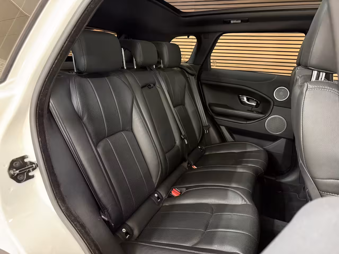 Land Rover Range Rover Evoque 2.0 Si4 HSE Dynamic | Panorama | Leder | Camera | LED | Trekhaak | 4WD | Stoelverwarming |