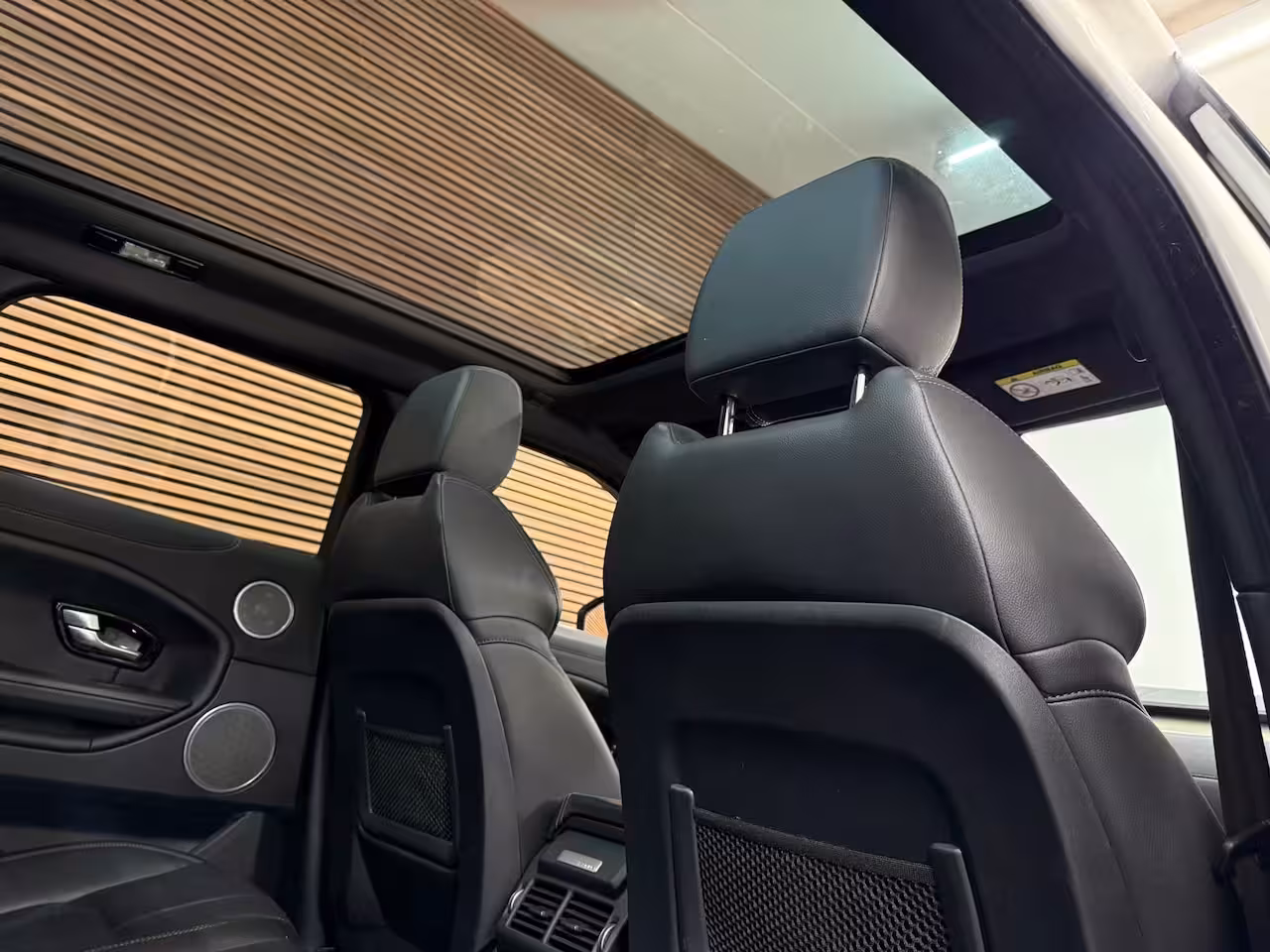 Land Rover Range Rover Evoque 2.0 Si4 HSE Dynamic | Panorama | Leder | Camera | LED | Trekhaak | 4WD | Stoelverwarming |
