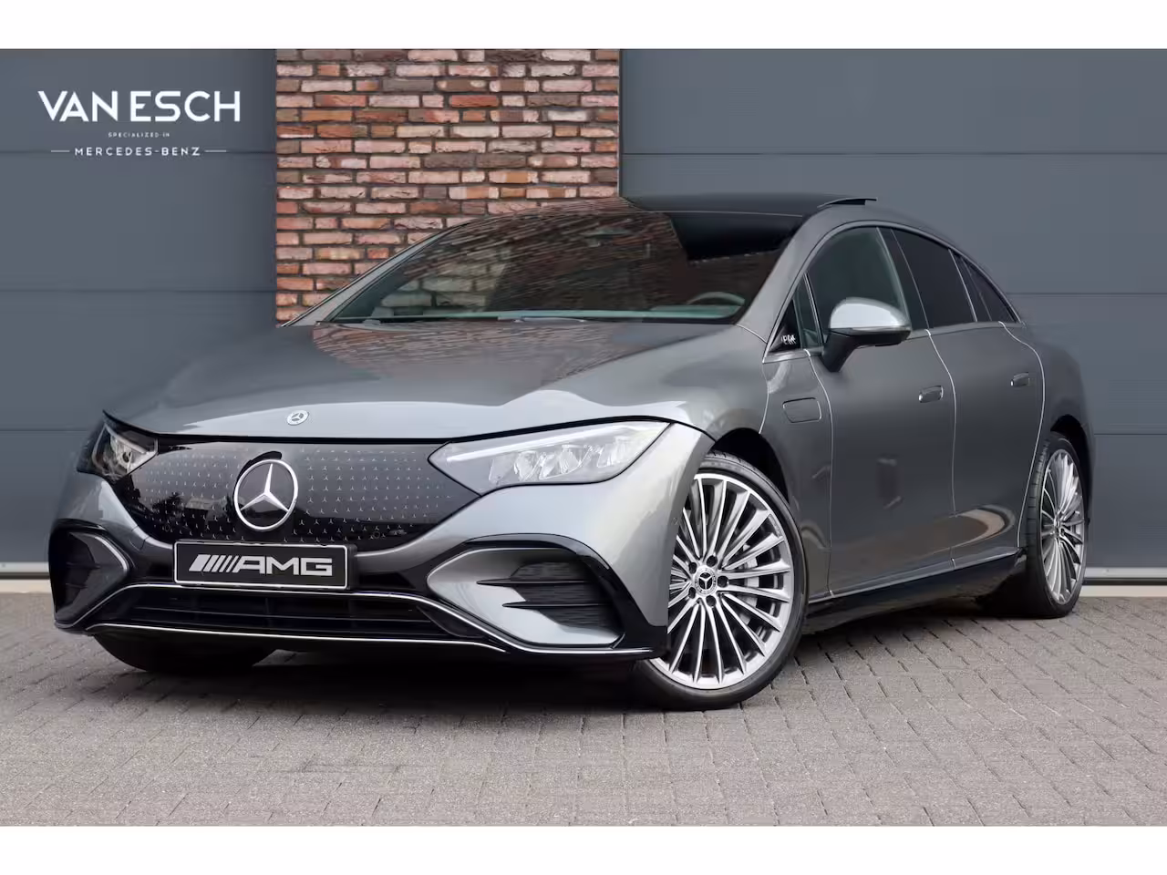 Mercedes-Benz EQE 300 AMG Line 90 kWh | Luchtvering | Distronic | Panoramadak | Memory | Warmtepomp | Keyles