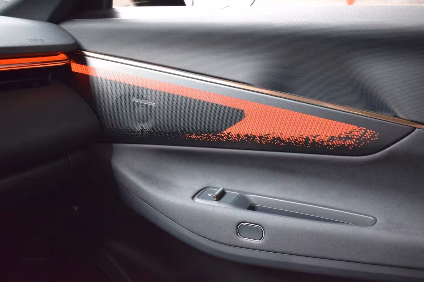 Lynk & Co 08 1.5 More PHEV 200KM RANGE / NIEUW / PANORAMADAK / HARMAN-KARDON / LEER / 360-CAMERA / 21IN