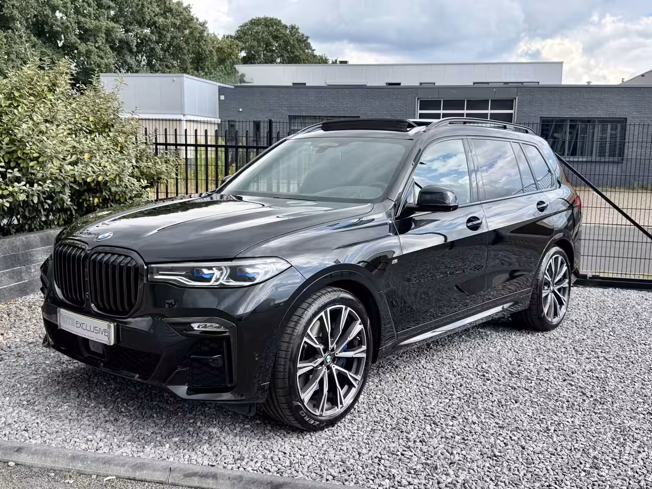 BMW X7 xDrive40i M-Pakket 7 Pers Panodak|Skylounge|Luchtvering Saphire Zwart