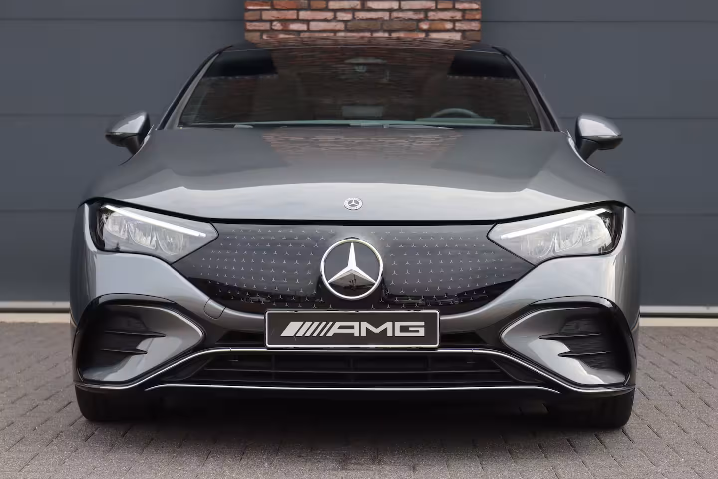 Mercedes-Benz EQE 300 AMG Line 90 kWh | Luchtvering | Distronic | Panoramadak | Memory | Warmtepomp | Keyles