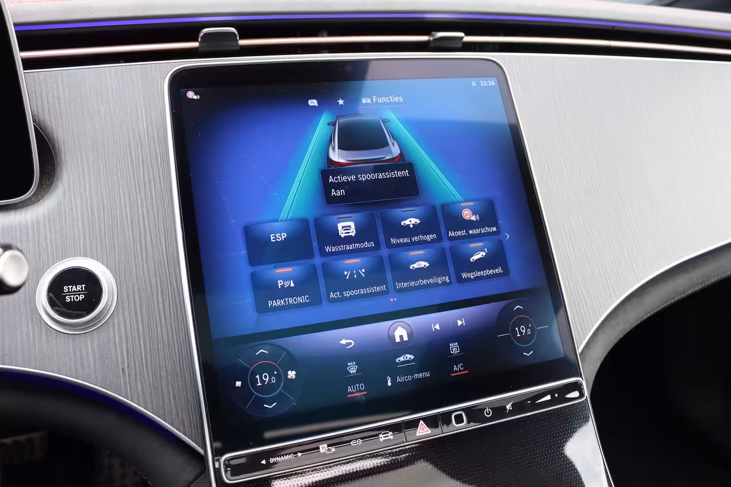 Mercedes-Benz EQE 300 AMG Line 90 kWh | Luchtvering | Distronic | Panoramadak | Memory | Warmtepomp | Keyles