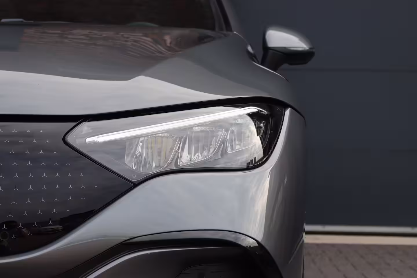 Mercedes-Benz EQE 300 AMG Line 90 kWh | Luchtvering | Distronic | Panoramadak | Memory | Warmtepomp | Keyles