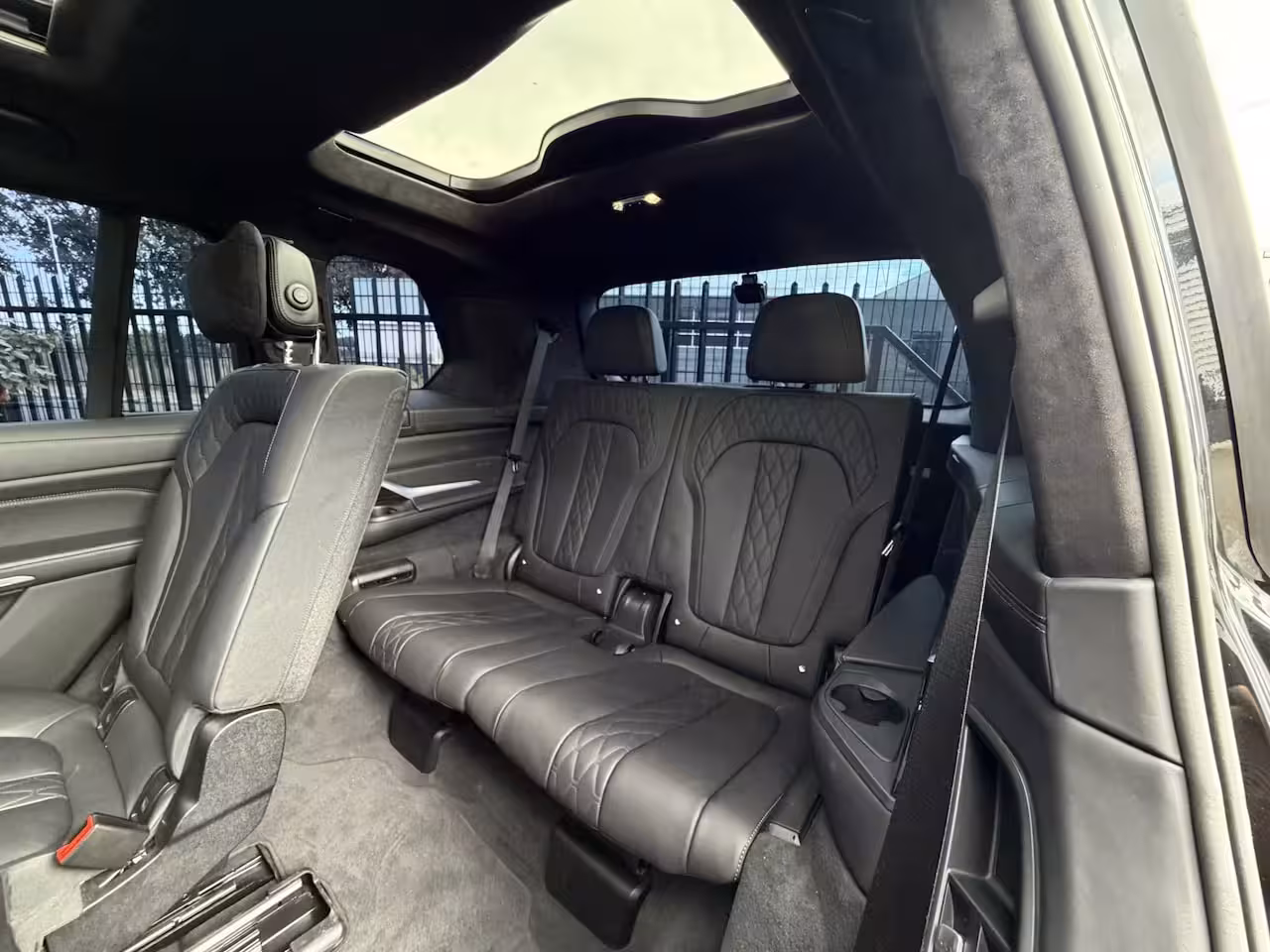 BMW X7 xDrive40i M-Pakket 7 Pers Panodak|Skylounge|Luchtvering Saphire Zwart