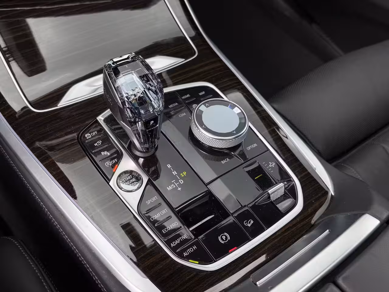 BMW X7 xDrive40i M-Pakket 7 Pers Panodak|Skylounge|Luchtvering Saphire Zwart