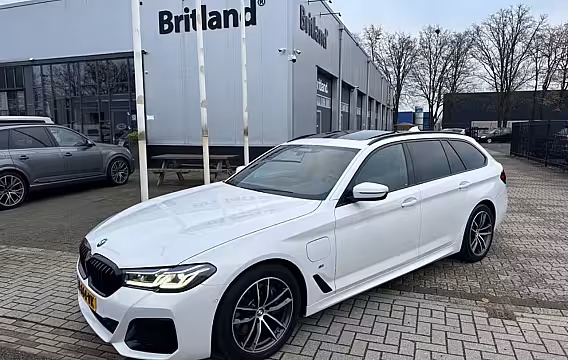 BMW 5-serie 530e M-sport 2021 BTW *Pano *Adaptive *Leer *Laser *360gr Camera