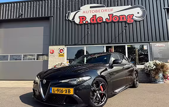 Alfa Romeo Giulia 2.9 V6 QUADRIFOGLIO Carbon pakket Sparco kuipstoelen Carplay Perfect onderhouden