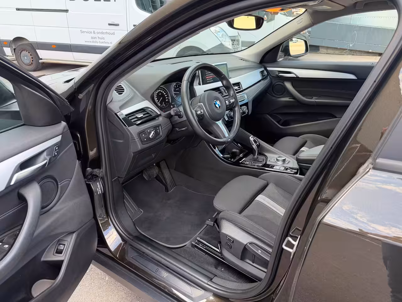 BMW X2 SDrive18i PANORAMADAK/AUTO/NAVI/KEYLES
