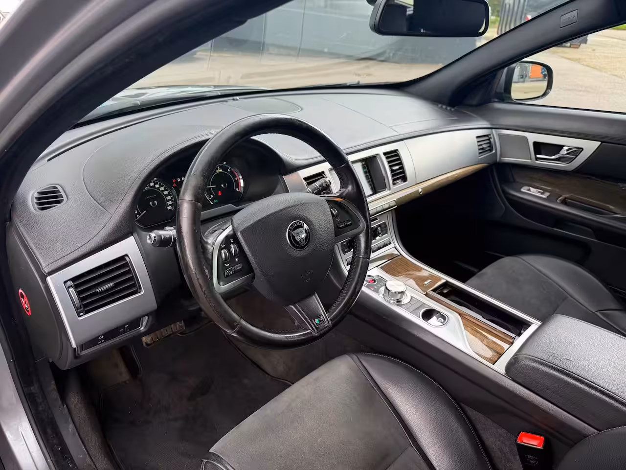 Jaguar XF Sportbrake 2.2D R-DESIGN/MEMORY/STUUR-STOELVERWARMING/CRUISE