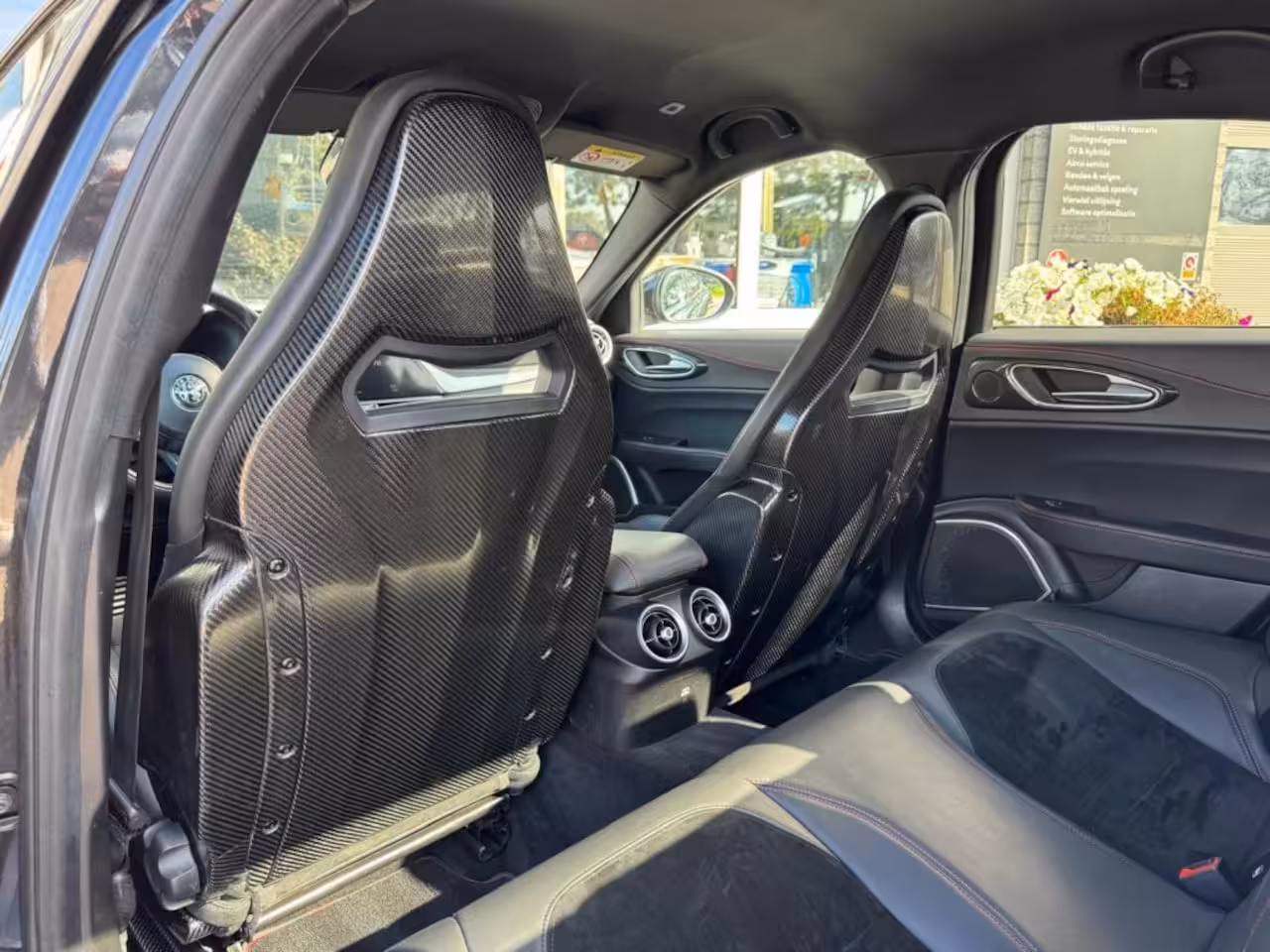 Alfa Romeo Giulia 2.9 V6 QUADRIFOGLIO Carbon pakket Sparco kuipstoelen Carplay Perfect onderhouden