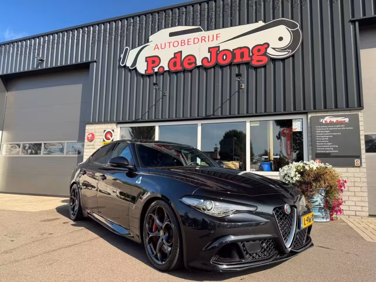 Alfa Romeo Giulia 2.9 V6 QUADRIFOGLIO Carbon pakket Sparco kuipstoelen Carplay Perfect onderhouden