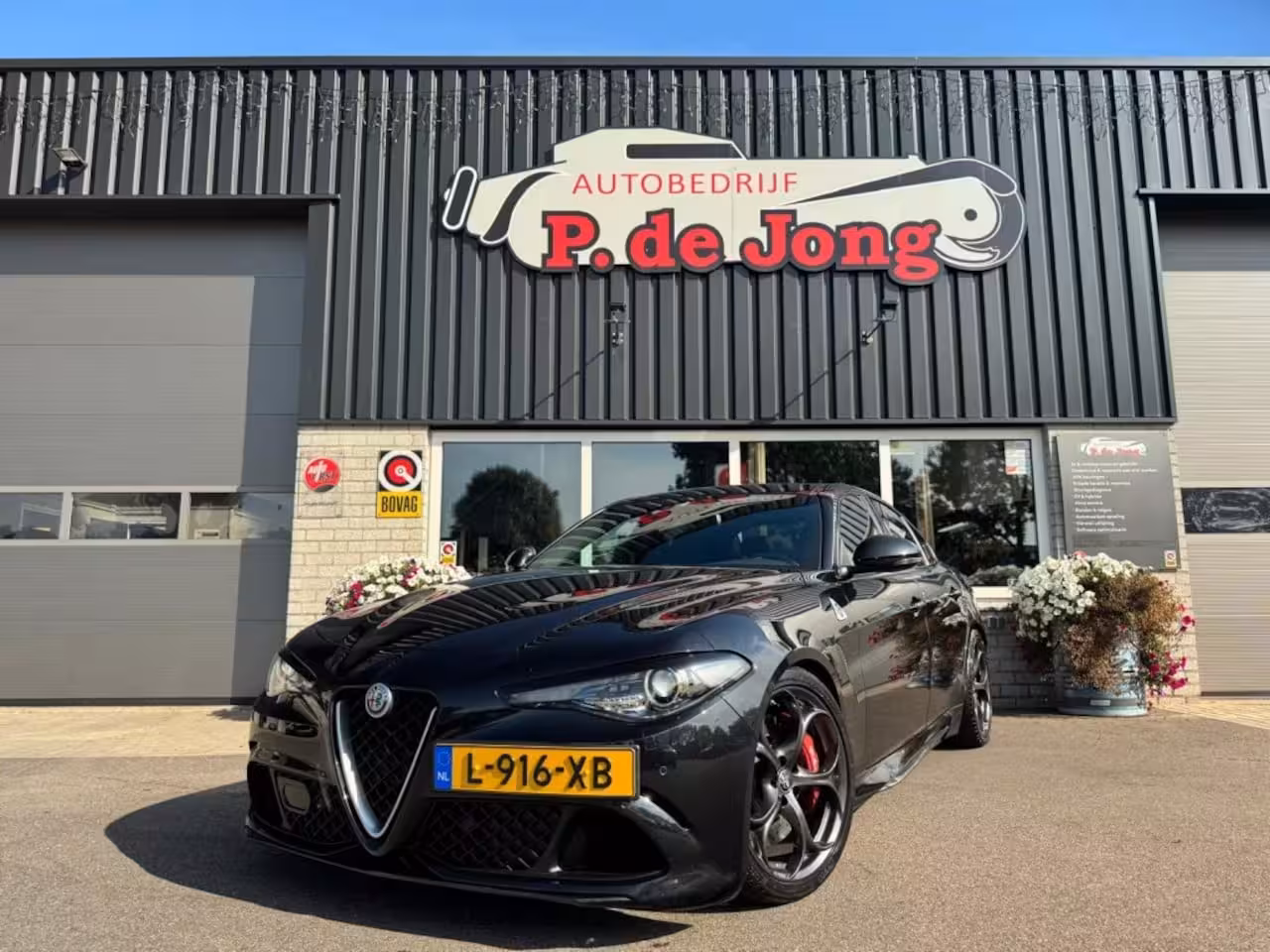 Alfa Romeo Giulia 2.9 V6 QUADRIFOGLIO Carbon pakket Sparco kuipstoelen Carplay Perfect onderhouden