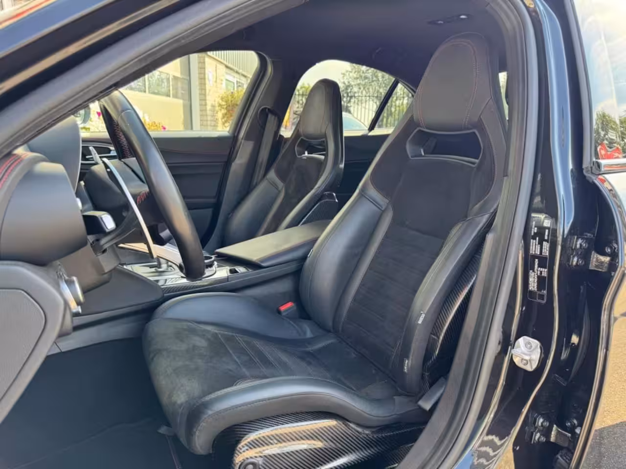 Alfa Romeo Giulia 2.9 V6 QUADRIFOGLIO Carbon pakket Sparco kuipstoelen Carplay Perfect onderhouden