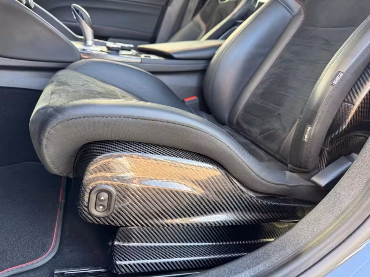 Alfa Romeo Giulia 2.9 V6 QUADRIFOGLIO Carbon pakket Sparco kuipstoelen Carplay Perfect onderhouden