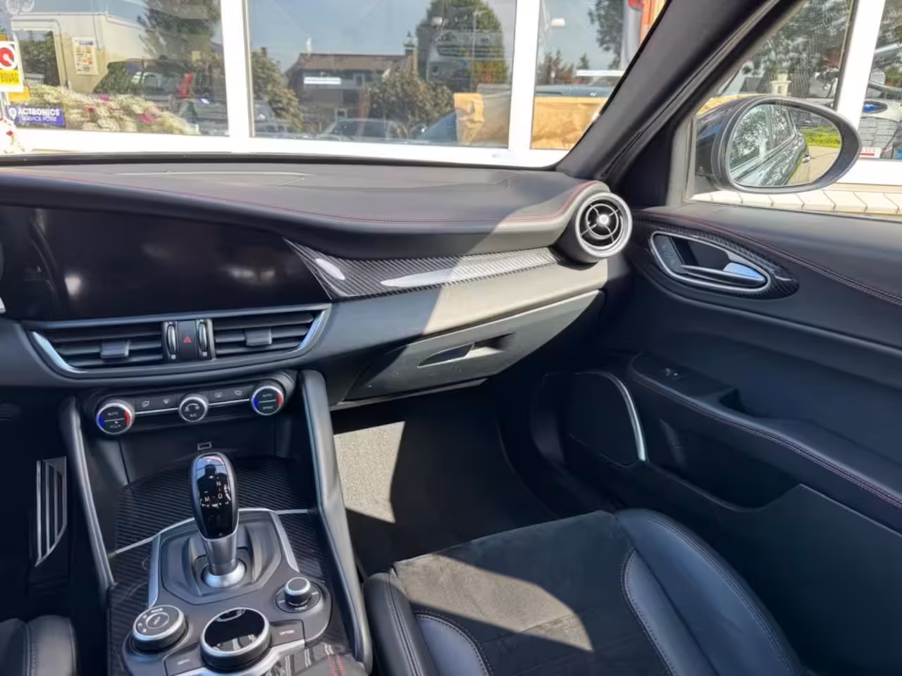 Alfa Romeo Giulia 2.9 V6 QUADRIFOGLIO Carbon pakket Sparco kuipstoelen Carplay Perfect onderhouden