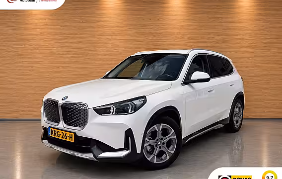 BMW iX1 eDrive20 67 kWh Leder bekleding stoelverwarming