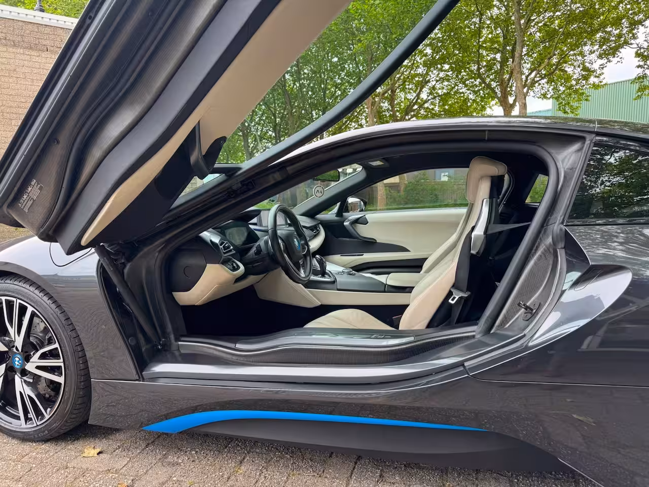 BMW i8 1.5 First Edition 96% SOH Plug-in Hybrid 3 NL auto Lage kms 360 cam