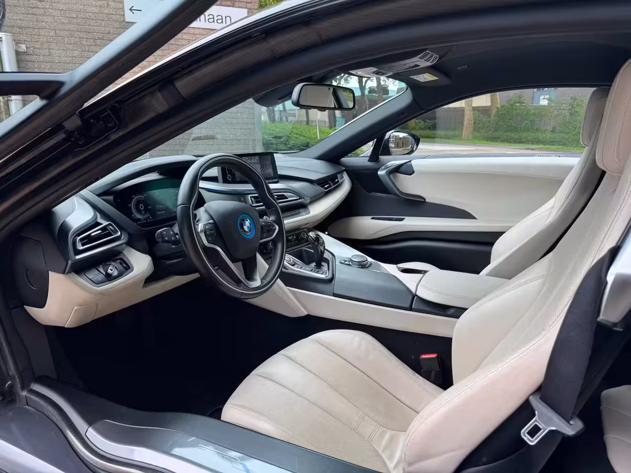 BMW i8 1.5 First Edition 96% SOH Plug-in Hybrid 3 NL auto Lage kms 360 cam