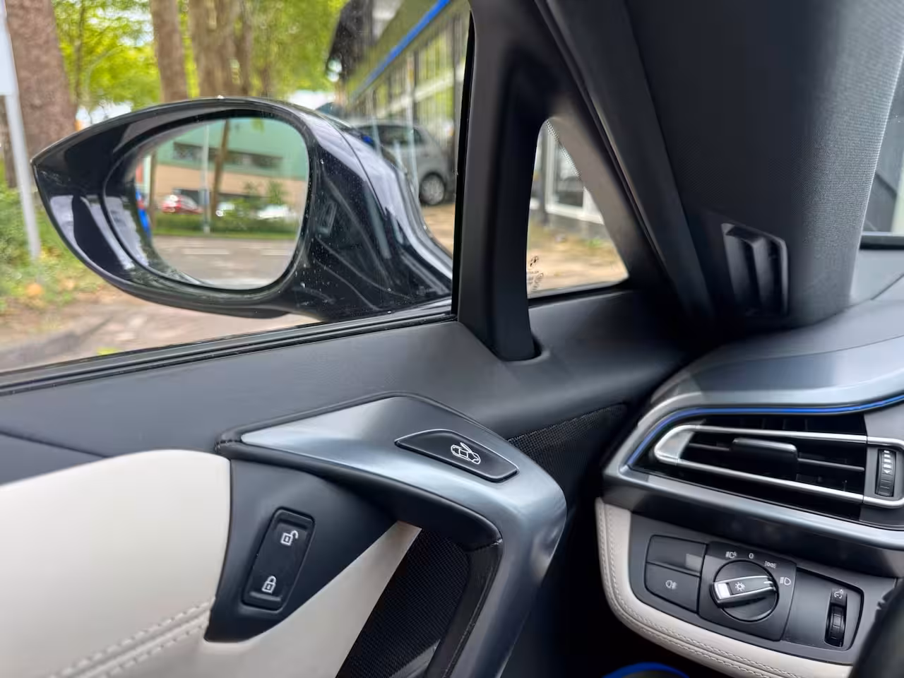 BMW i8 1.5 First Edition 96% SOH Plug-in Hybrid 3 NL auto Lage kms 360 cam
