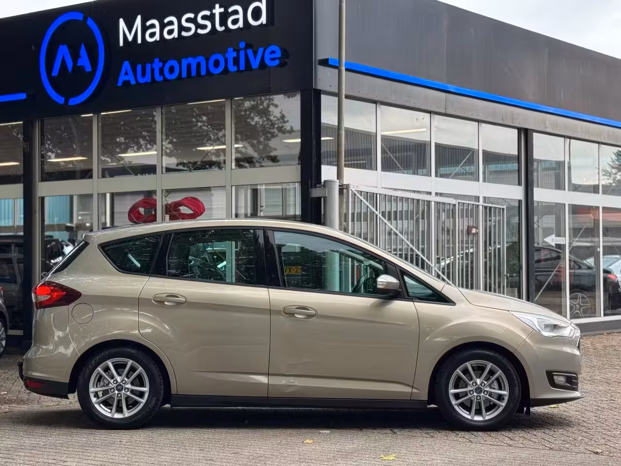 Ford C-Max 1.0 Titanium Facelift Airco Cruise Luxe uitvoering NWE APK