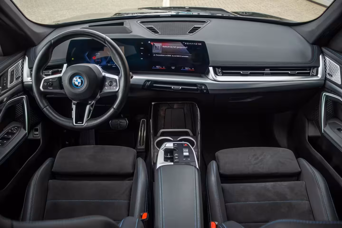 BMW iX1 xDrive30 67 kWh M-Sport Pro, BTW, SOH 96%, Pano