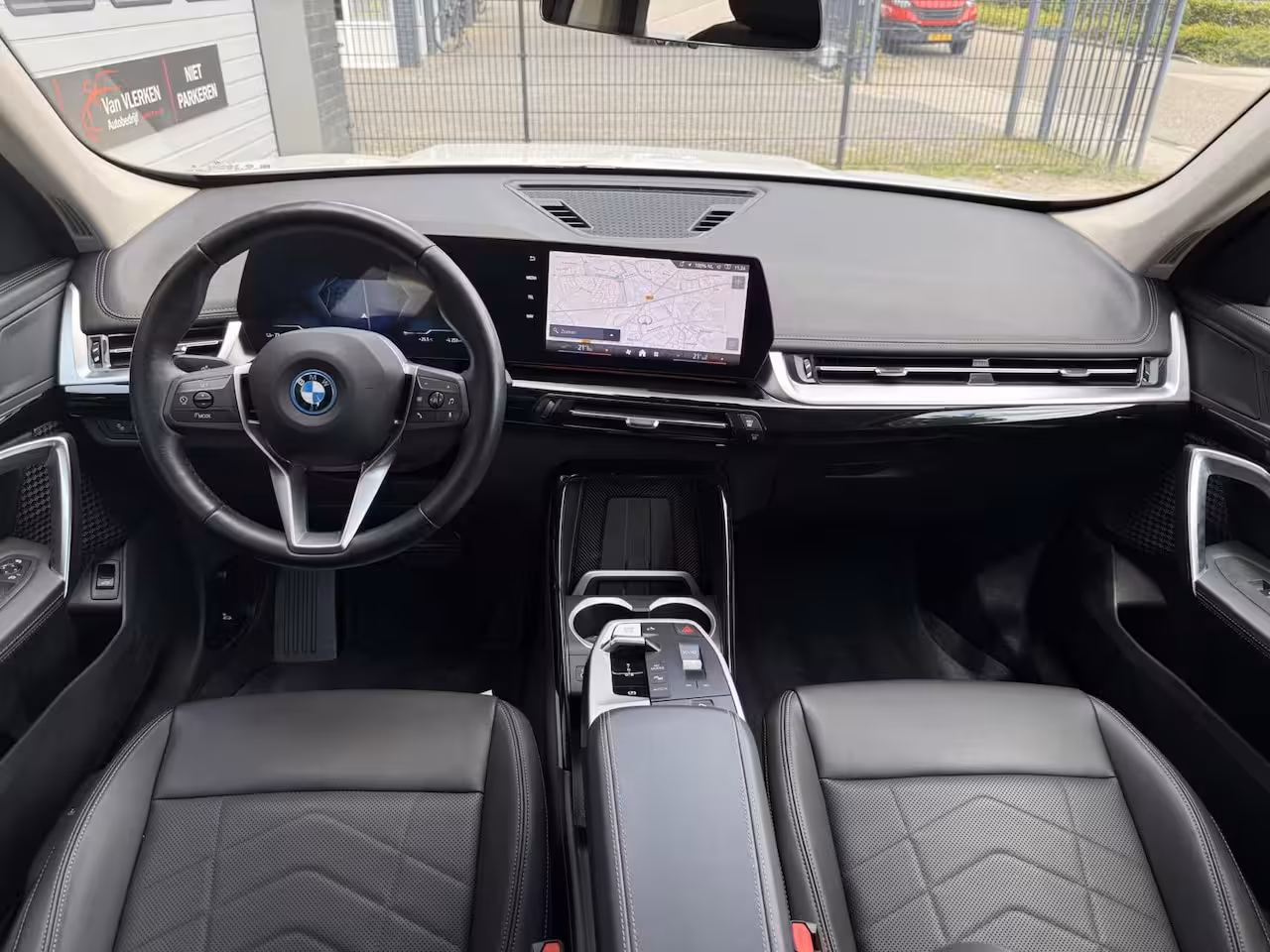 BMW iX1 eDrive20 67 kWh Leder bekleding stoelverwarming