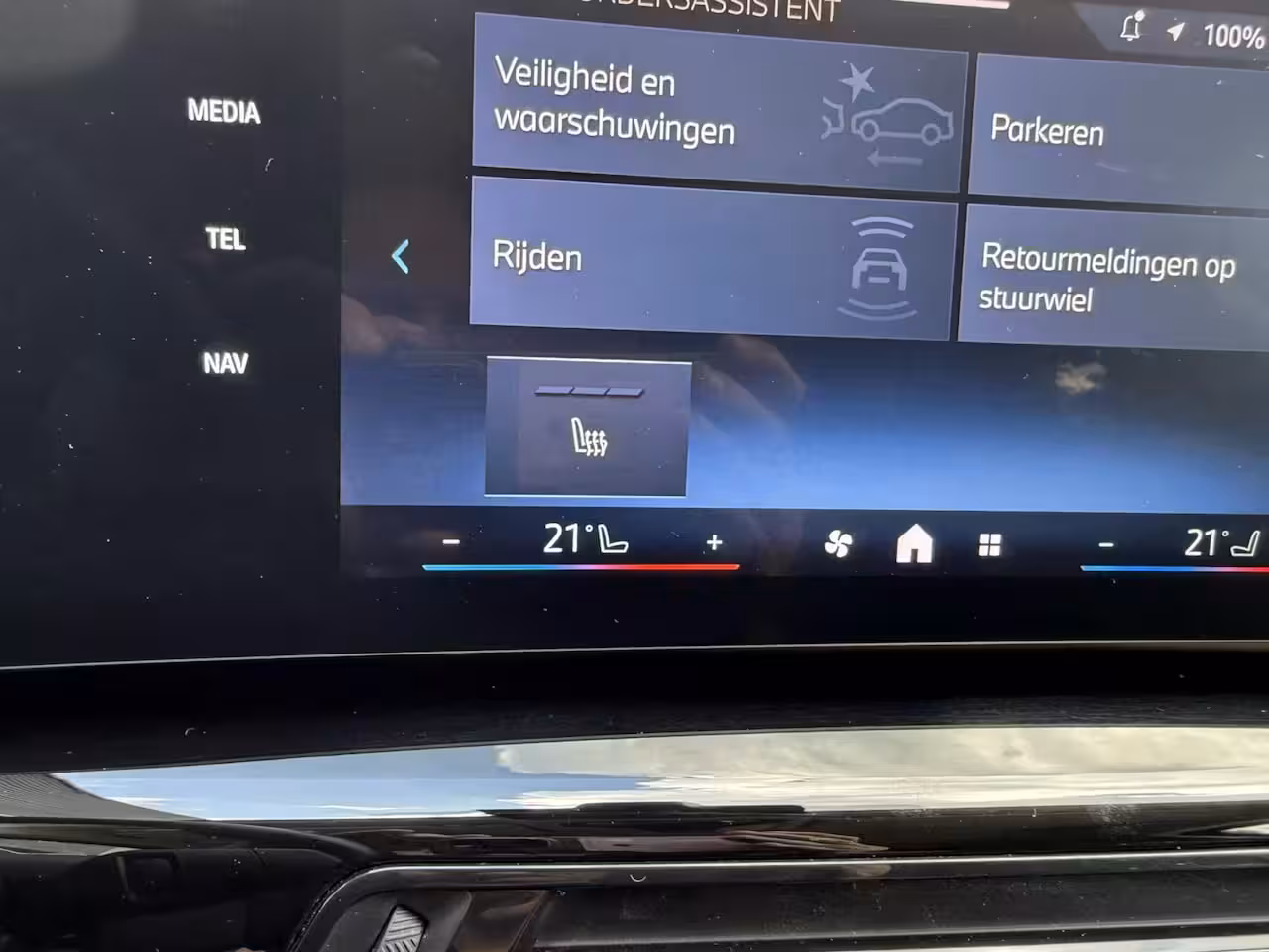 BMW iX1 eDrive20 67 kWh Leder bekleding stoelverwarming