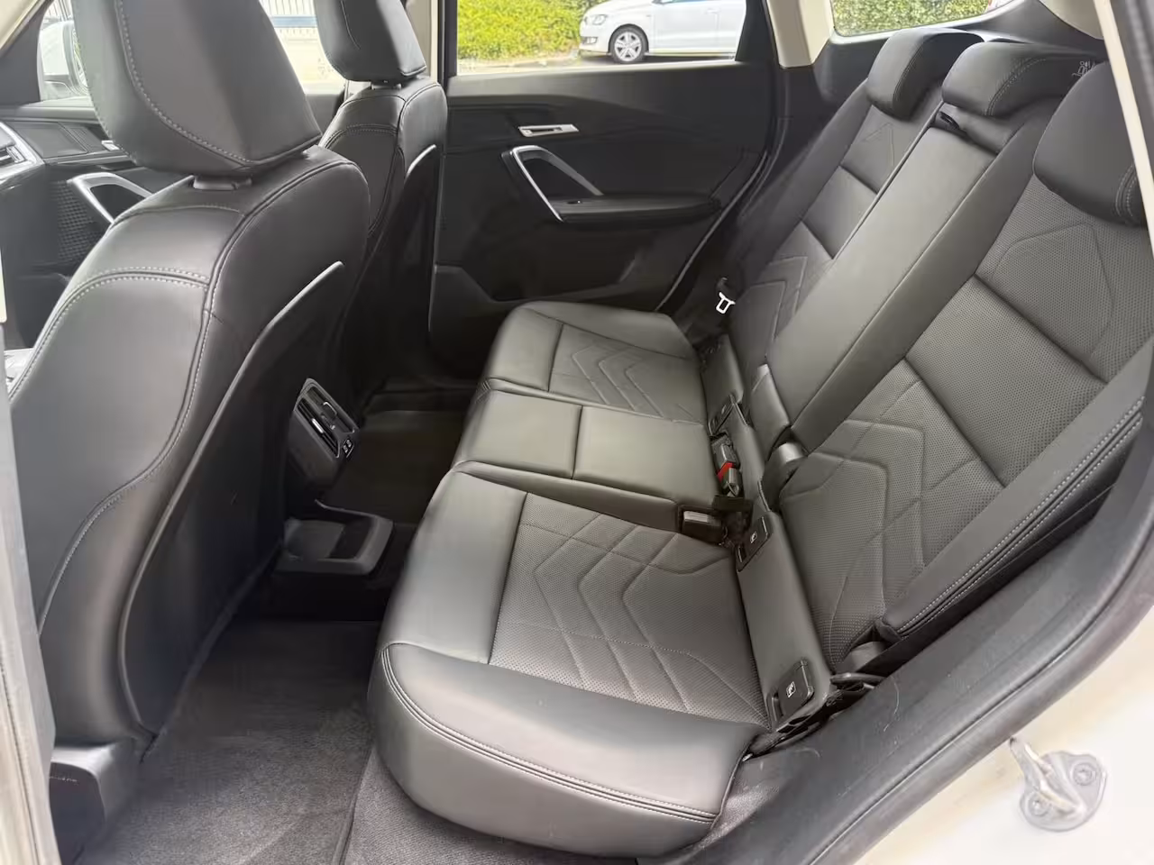 BMW iX1 eDrive20 67 kWh Leder bekleding stoelverwarming