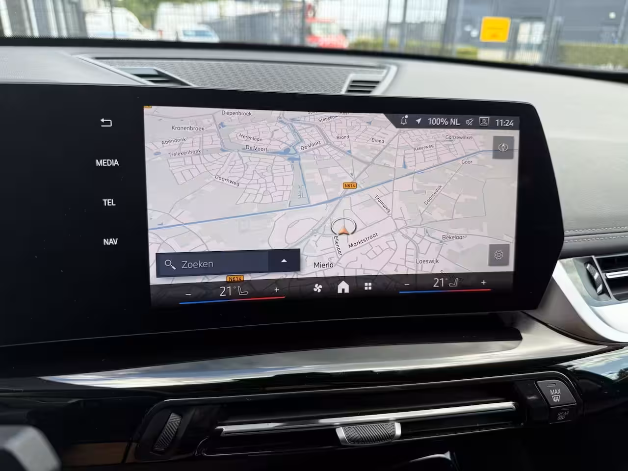 BMW iX1 eDrive20 67 kWh Leder bekleding stoelverwarming