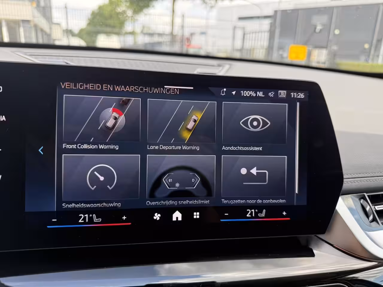 BMW iX1 eDrive20 67 kWh Leder bekleding stoelverwarming