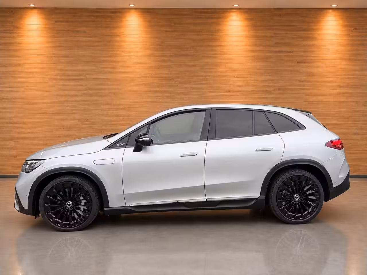 Mercedes-Benz EQE SUV 350 4Matic AMG Line Achterasbesturing 360 Camera
