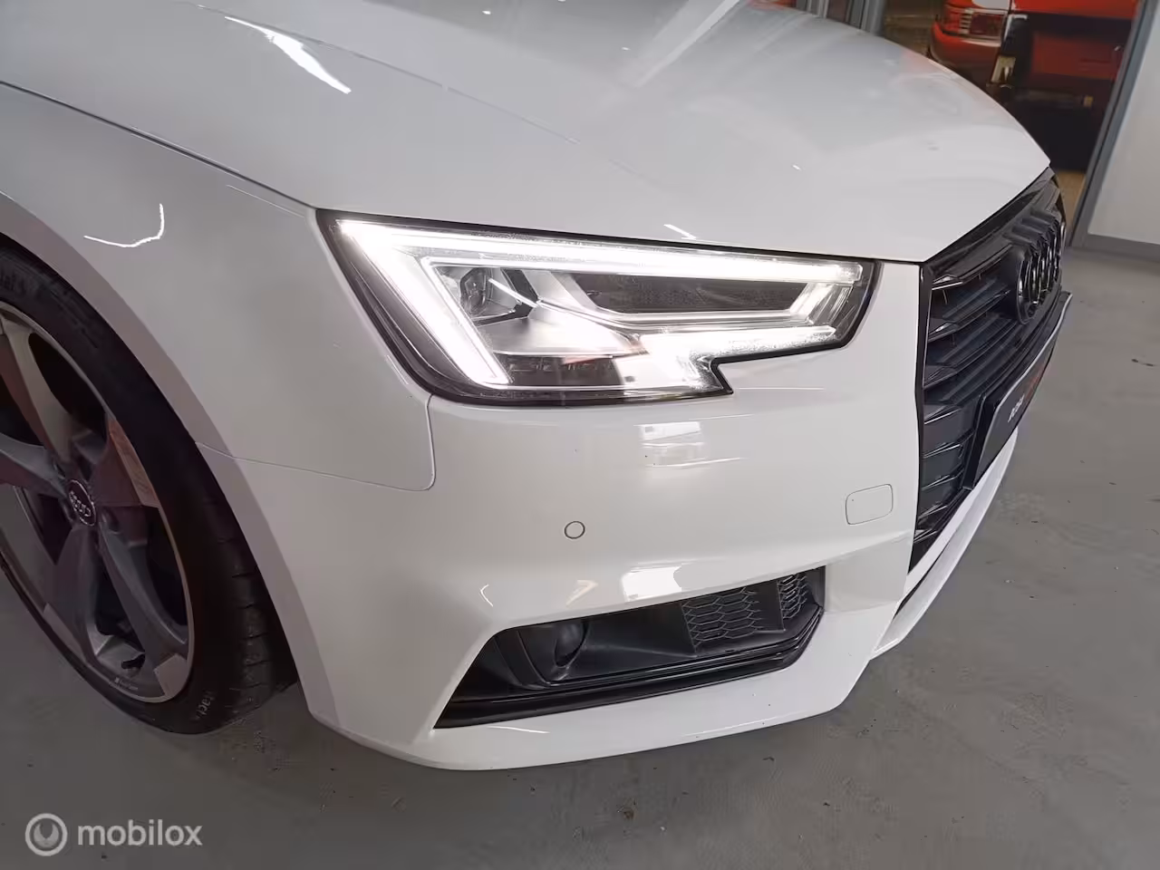 Audi A4 Avant 150 PK S-TRONIC s line LEER VELGEN CRUISE CLIMATRONIC STOELVERW. LED XENON