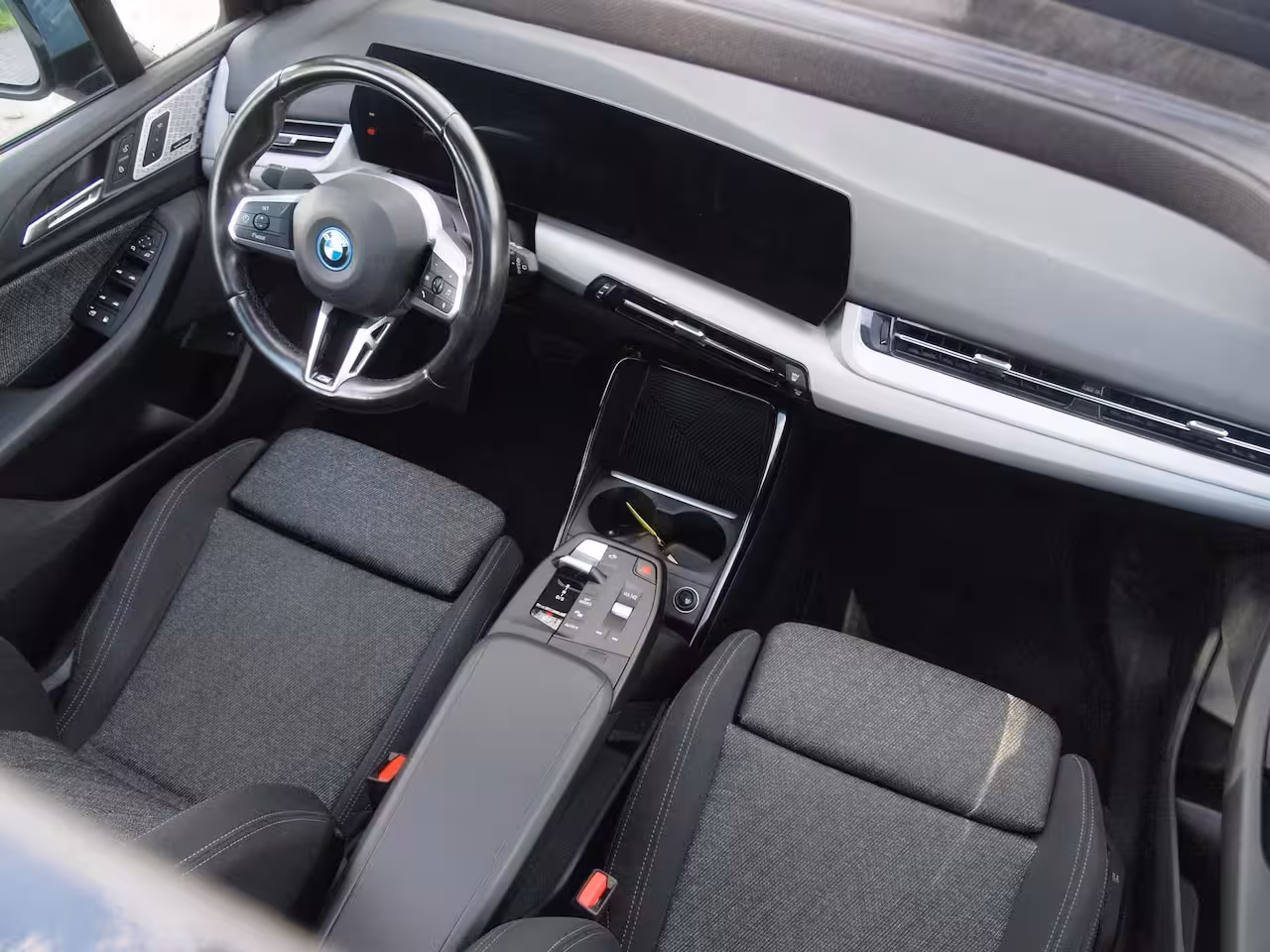 BMW 2-serie Active Tourer 225e xDrive | Panoramadak | Harman Kardon | Camera| Sfeerverlichting | NL-Auto |