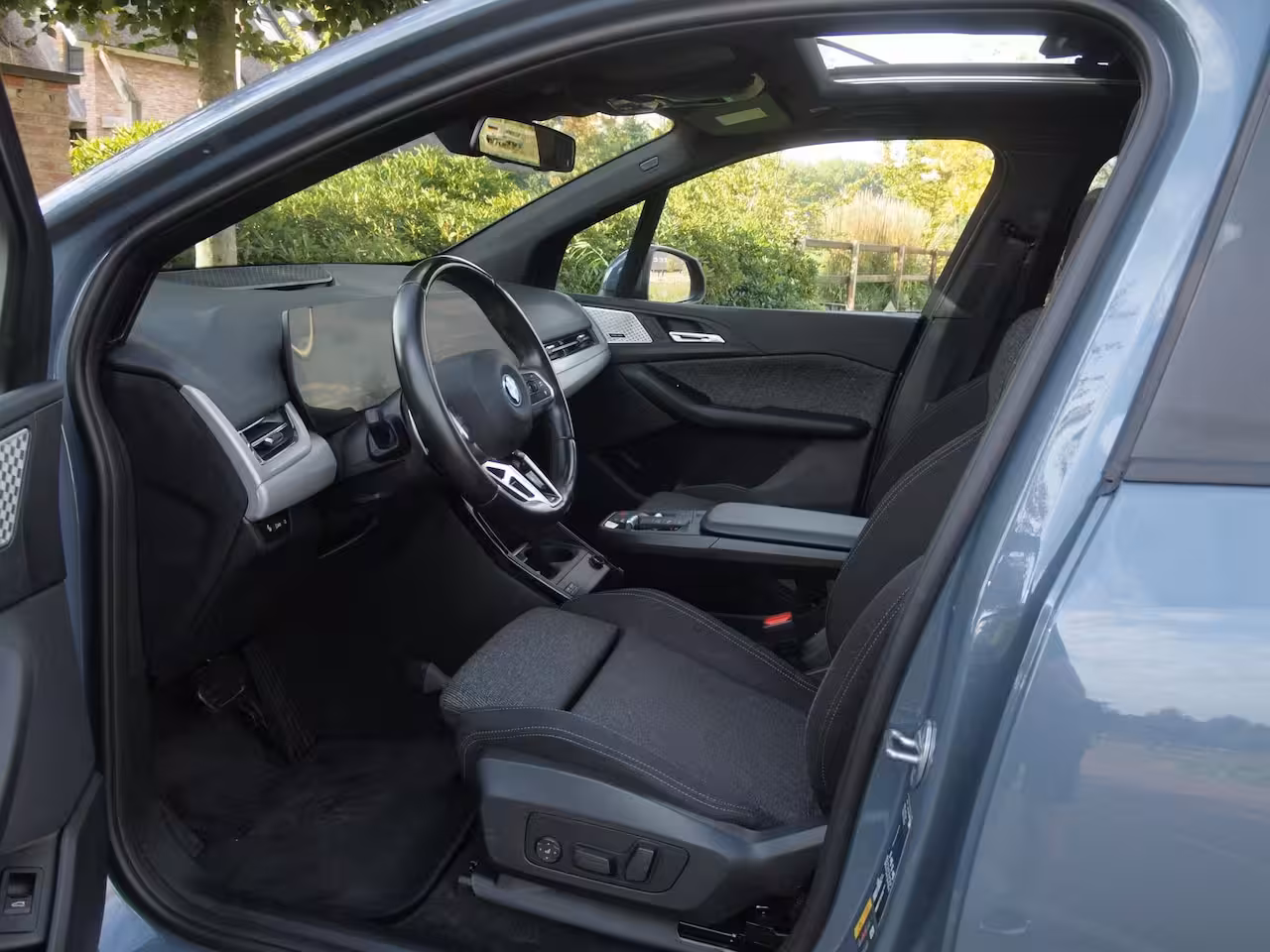 BMW 2-serie Active Tourer 225e xDrive | Panoramadak | Harman Kardon | Camera| Sfeerverlichting | NL-Auto |