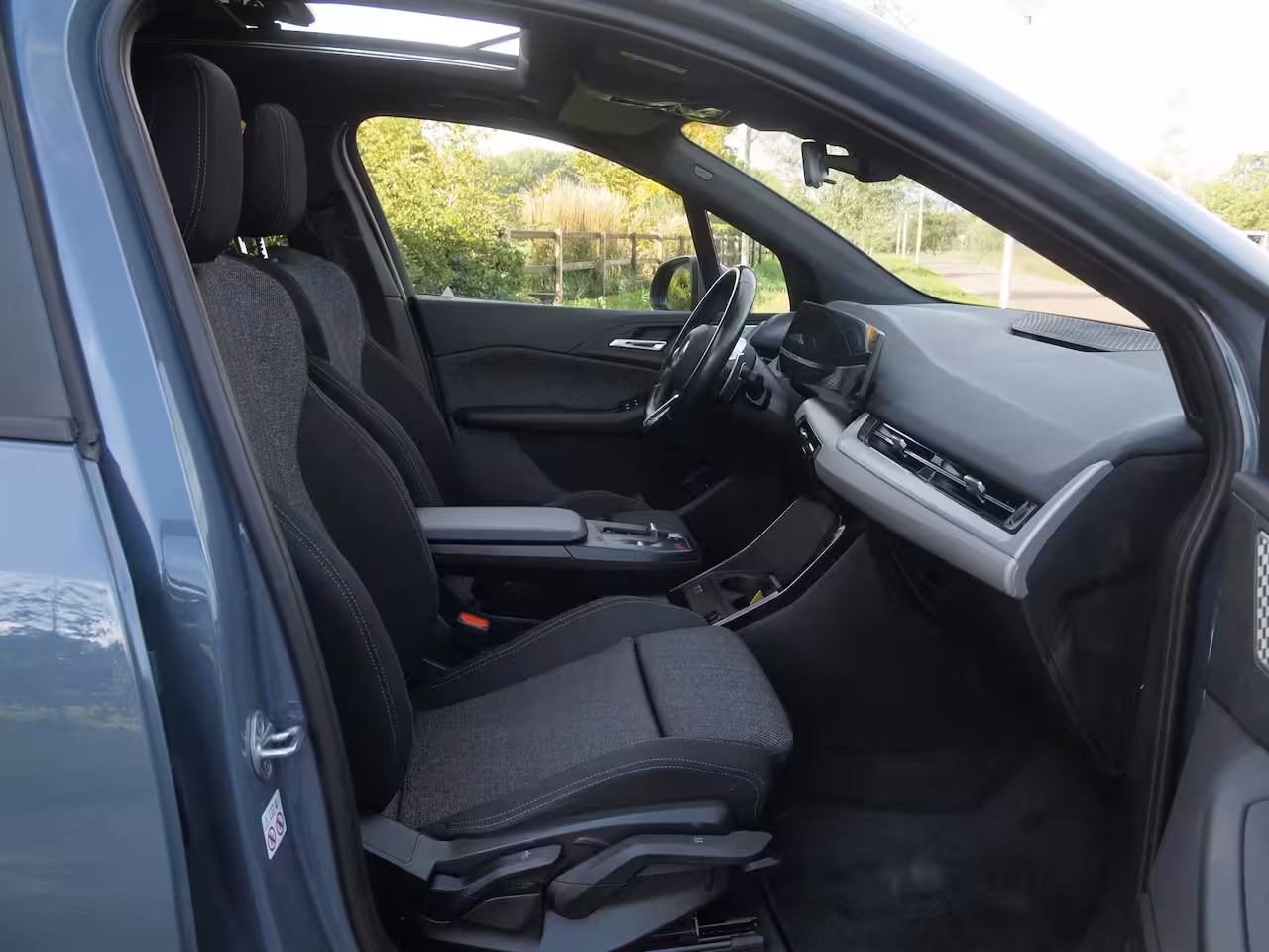 BMW 2-serie Active Tourer 225e xDrive | Panoramadak | Harman Kardon | Camera| Sfeerverlichting | NL-Auto |
