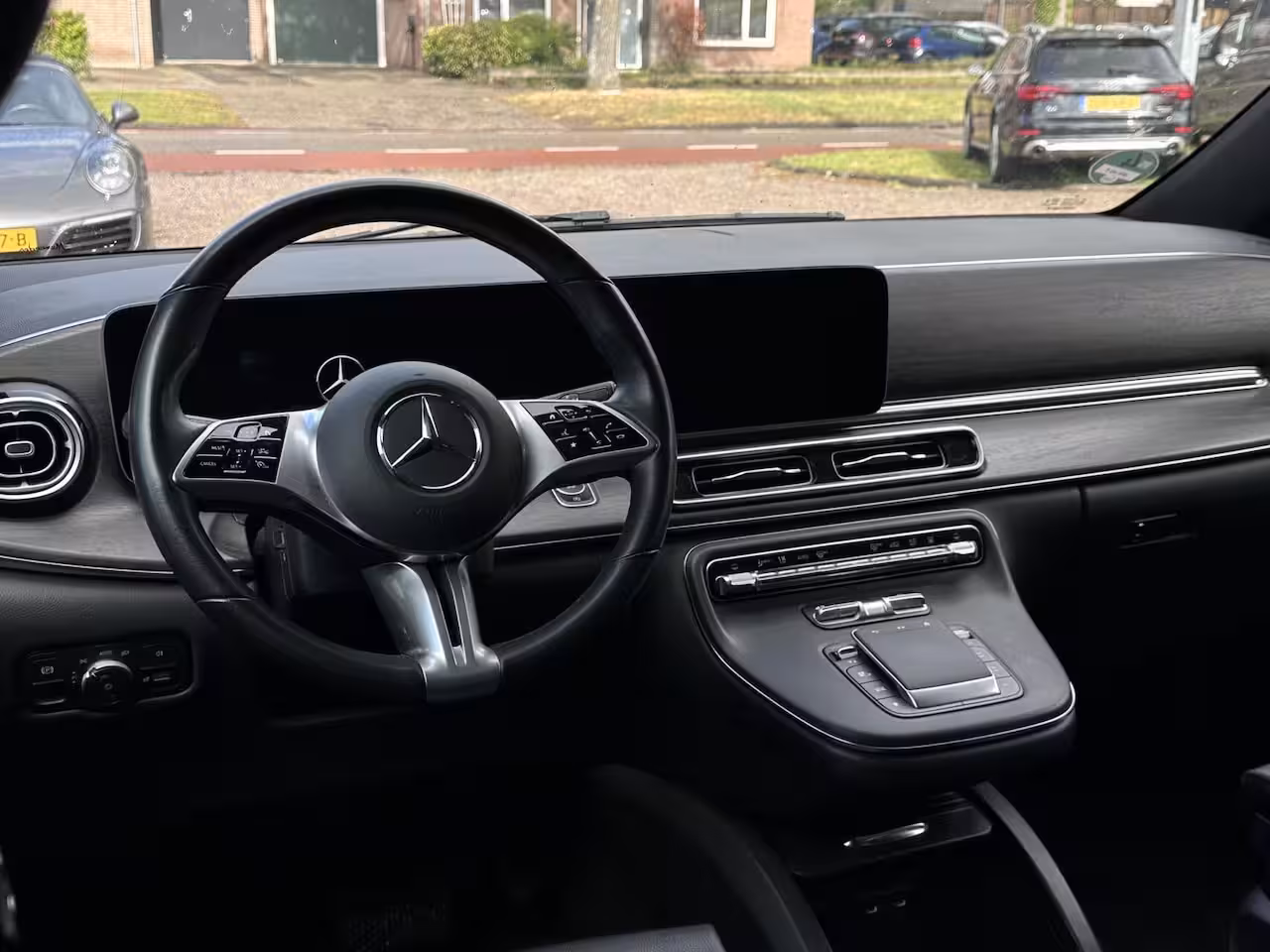 Mercedes-Benz V-klasse 300d Lang Avantgarde 7p. INCL. BPM Led, 360 Camera, Leer