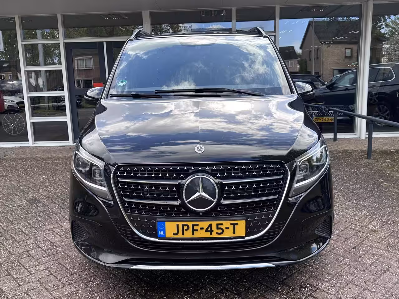 Mercedes-Benz V-klasse 300d Lang Avantgarde 7p. INCL. BPM Led, 360 Camera, Leer