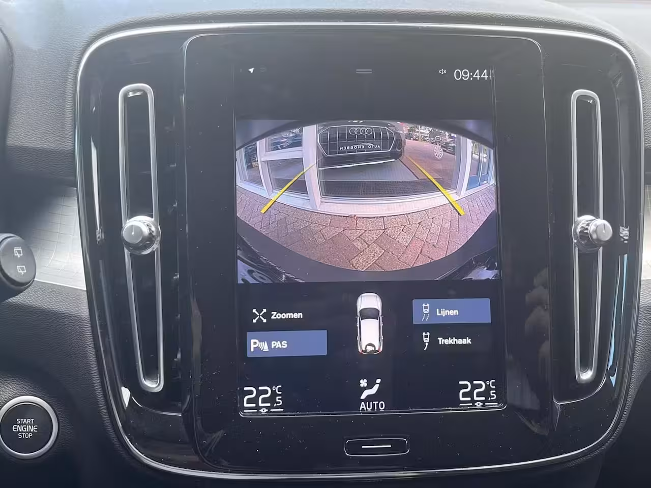 Volvo XC40 1.5 T5 Twin Engine Momentum Pro
