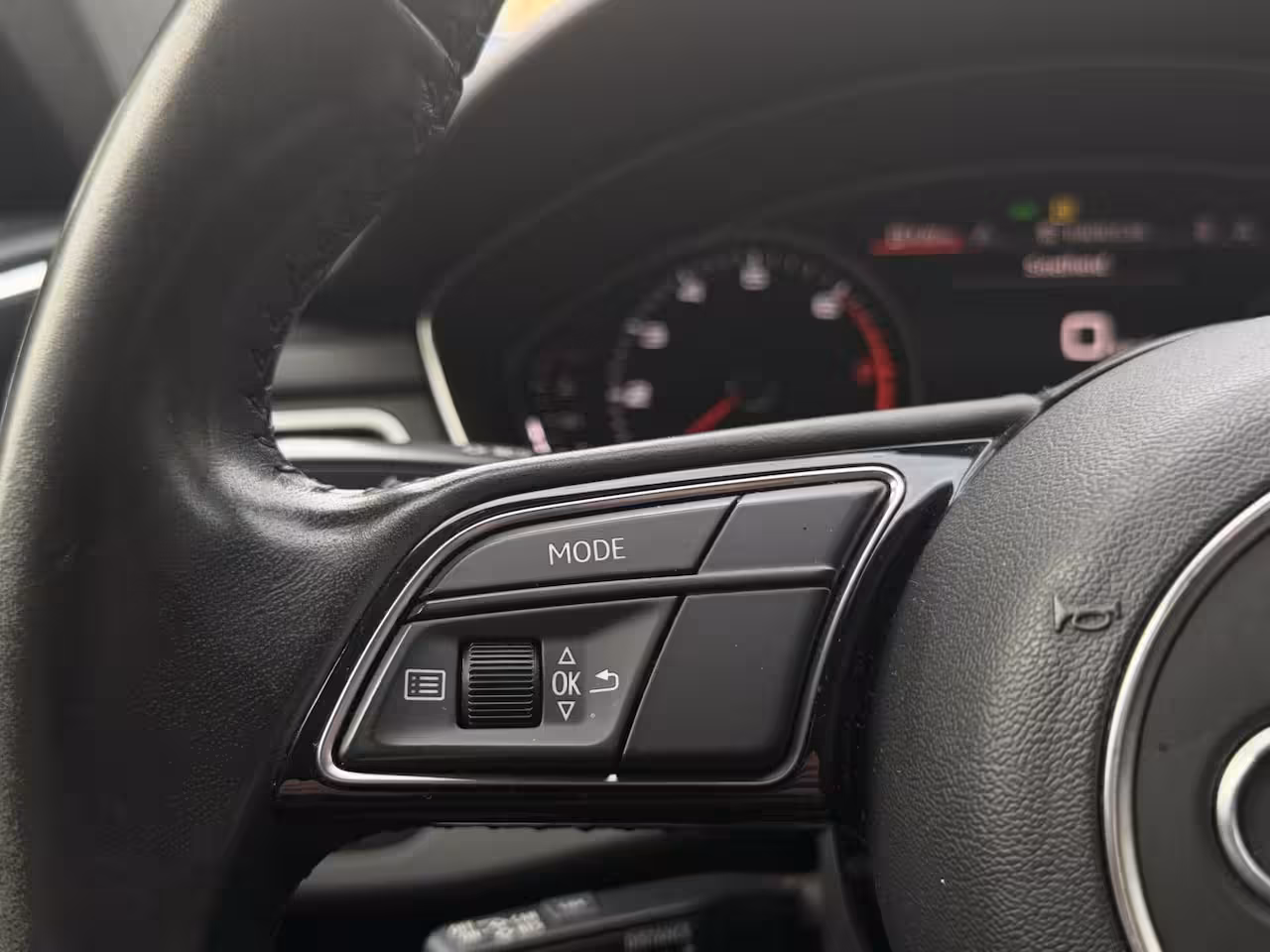 Audi A4 Avant 40 TFSI Launch edition Sport Trekhaak, Climat, LM