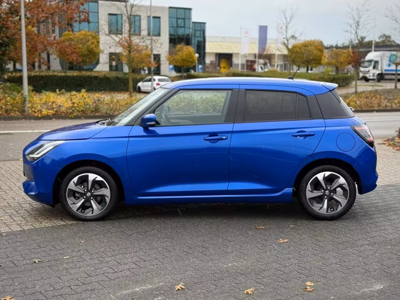 Suzuki Swift 1.2 STYLE SMART HYBR. KEYLESS ECC CAMERA NAVI ADD. CRUISE
