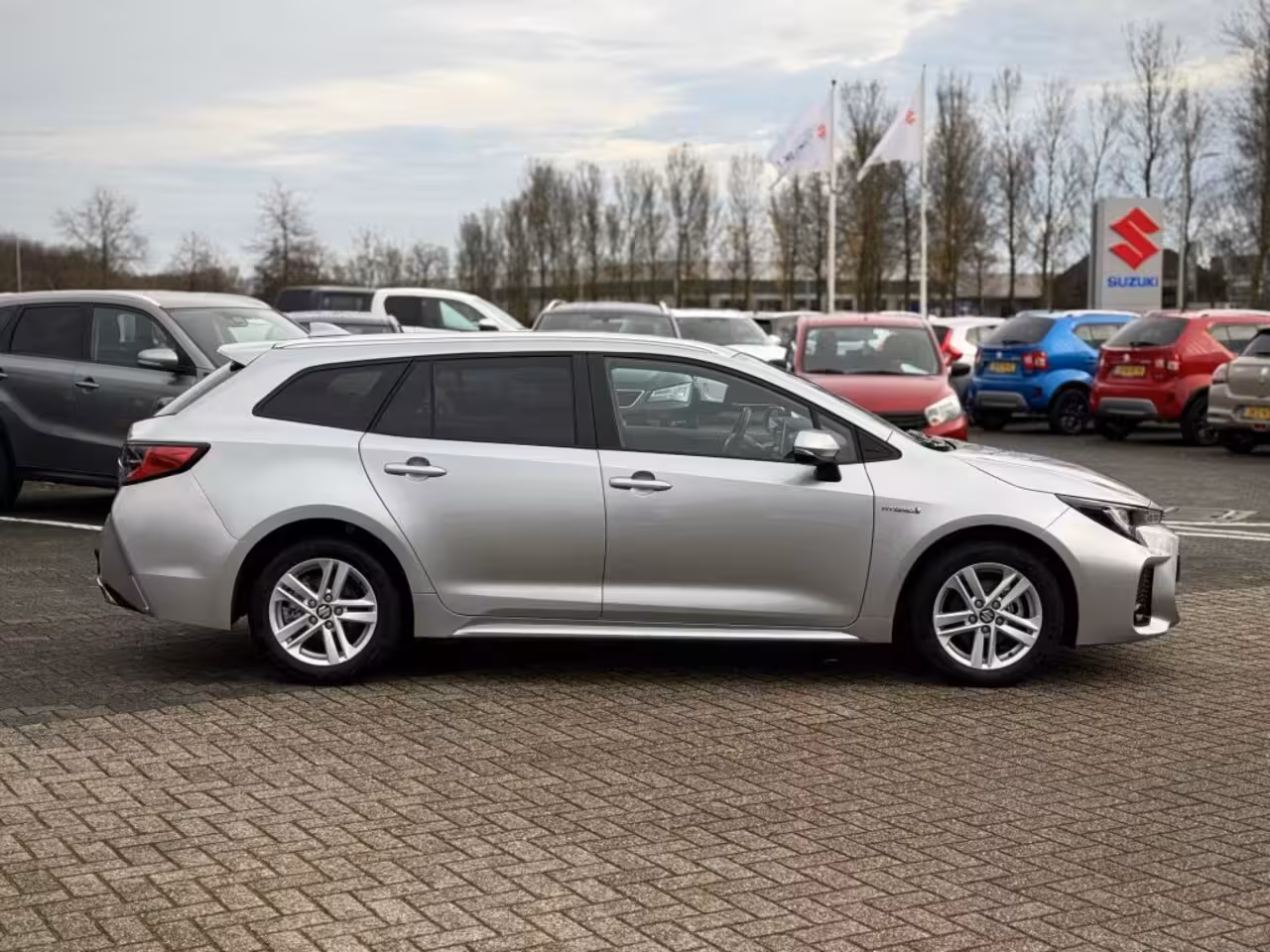 Suzuki Swace 1.8 HYBRID A/T SELECT