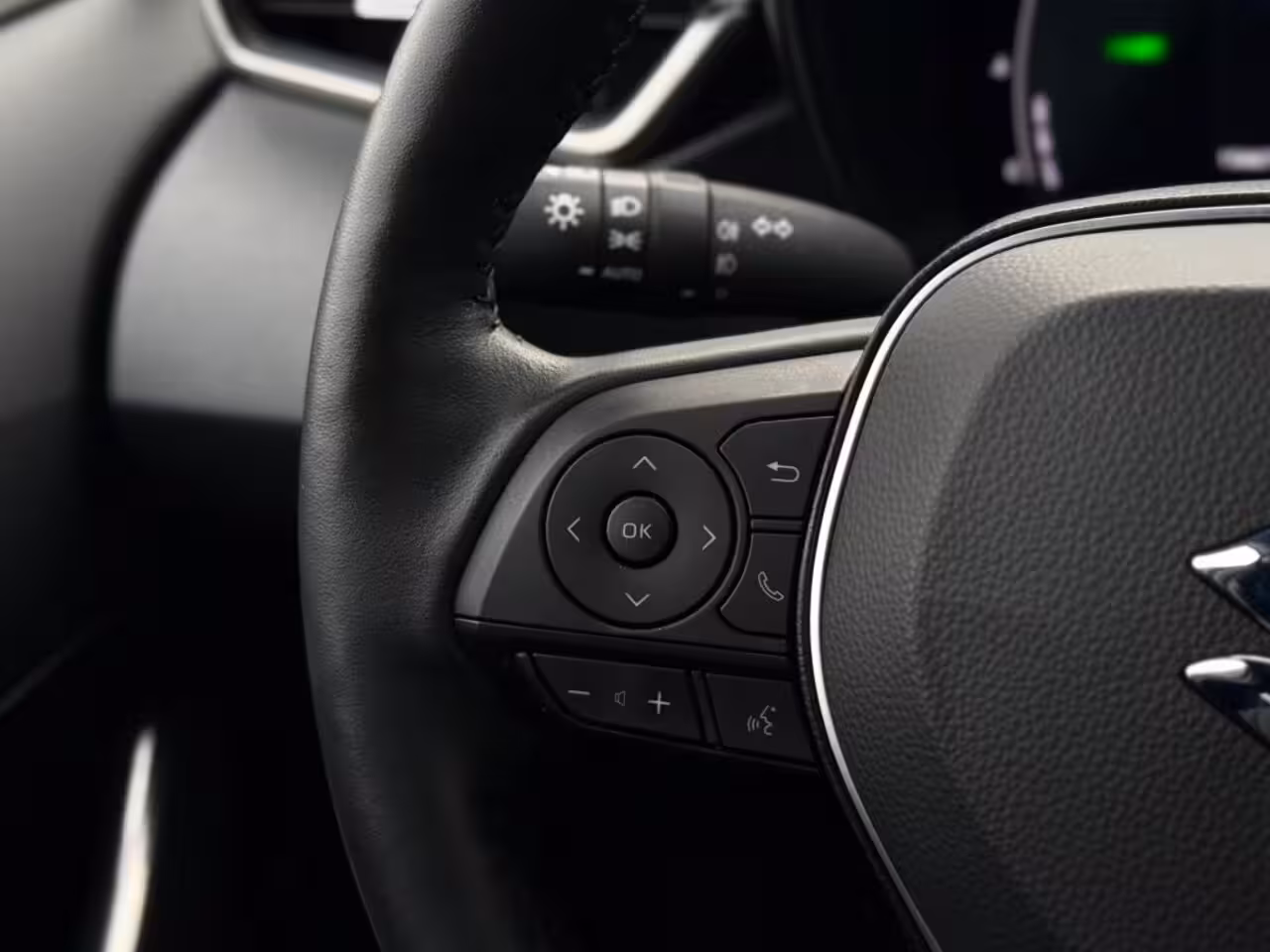 Suzuki Swace 1.8 HYBRID A/T SELECT