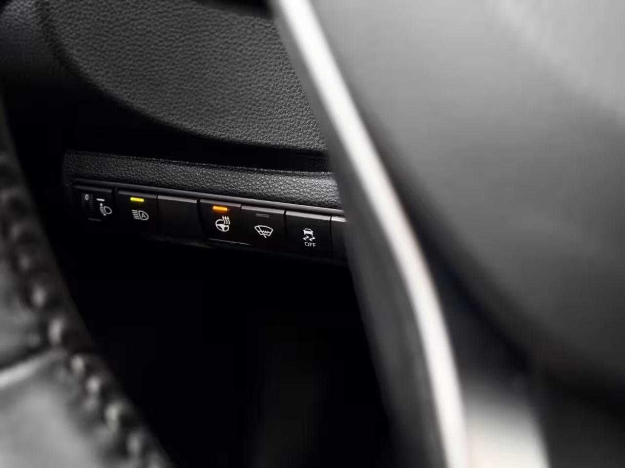 Suzuki Swace 1.8 HYBRID A/T SELECT